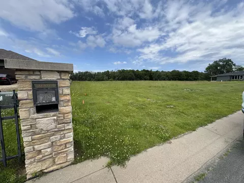 2250 Clubhouse Dr, Lake City, MN 55041