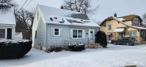 Exterior - 404 12th St SE, Austin, MN 55912 photo 2 of 6