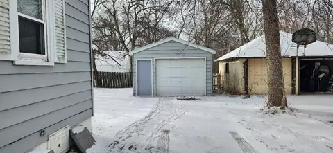 Exterior - 404 12th St SE, Austin, MN 55912 photo 3 of 6