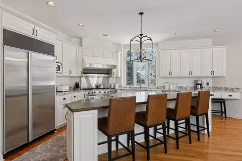 Kitchen - 45 Gideons Point Rd, Tonka Bay, MN 55331 photo 4 of 7