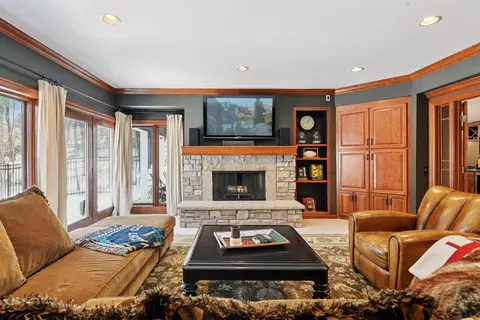 Living - 45 Gideons Point Rd, Tonka Bay, MN 55331 photo 11 of 11