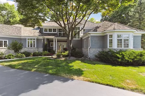 45 Gideons Point Rd, Tonka Bay, MN 55331