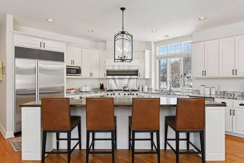 Kitchen - 45 Gideons Point Rd, Tonka Bay, MN 55331 photo 6 of 7