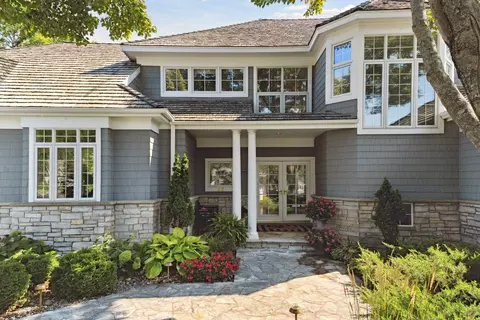 Exterior - 45 Gideons Point Rd, Tonka Bay, MN 55331 photo 4 of 12