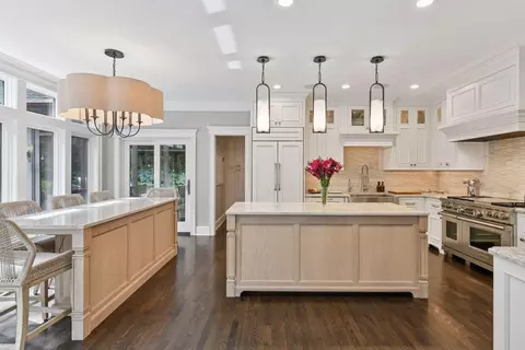 Kitchen - 20715 Linwood Rd, Deephaven, MN 55331 photo 1 of 7