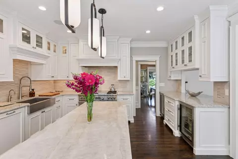Kitchen - 20715 Linwood Rd, Deephaven, MN 55331 photo 3 of 7