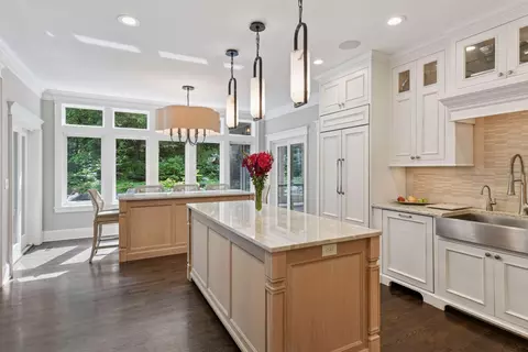 Kitchen - 20715 Linwood Rd, Deephaven, MN 55331 photo 6 of 7
