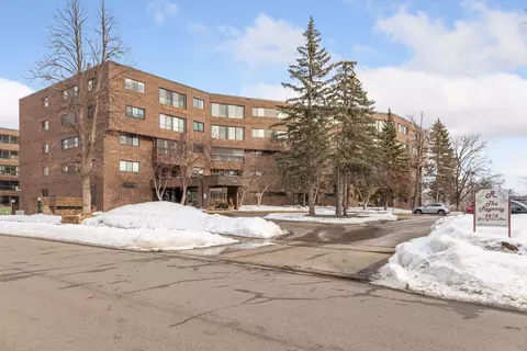2275 Youngman Ave #410W, Saint Paul, MN 55116