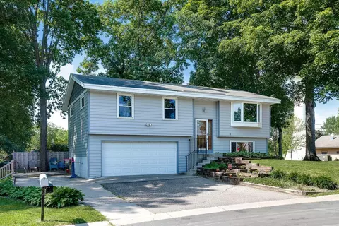 5079 Woodridge Rd, Mound, MN 55364