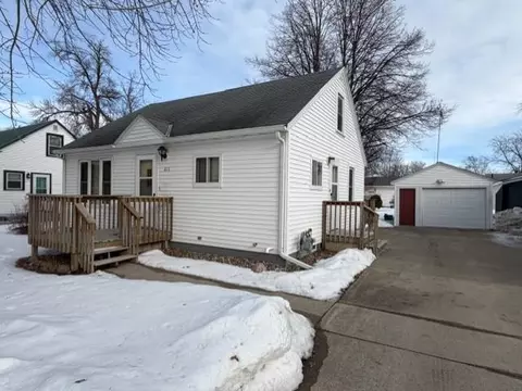 611 S Swift Ave, Litchfield, MN 55355