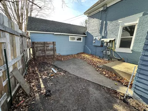 Exterior - 527 6th Ave NW, Faribault, MN 55021 photo 4 of 5