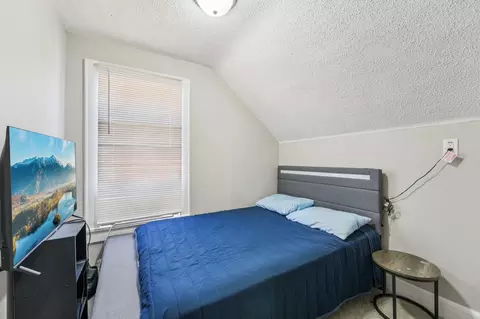 Bedroom - 527 6th Ave NW, Faribault, MN 55021 photo 4 of 9