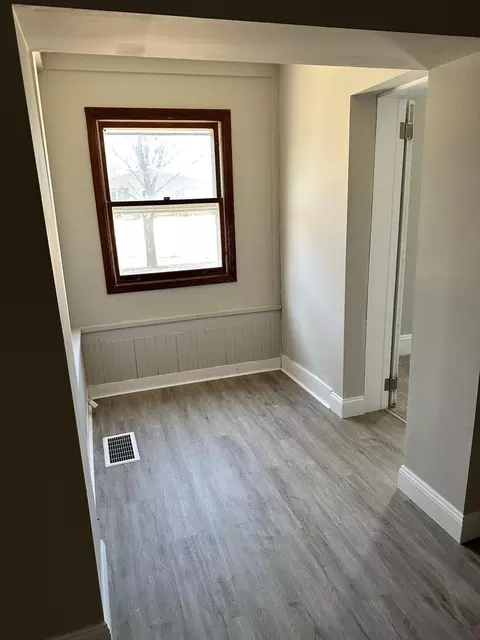 Entry Way - 527 6th Ave NW, Faribault, MN 55021 photo 1 of 1