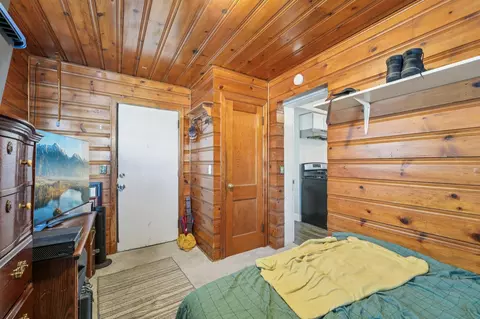 Bedroom - 527 6th Ave NW, Faribault, MN 55021 photo 8 of 9