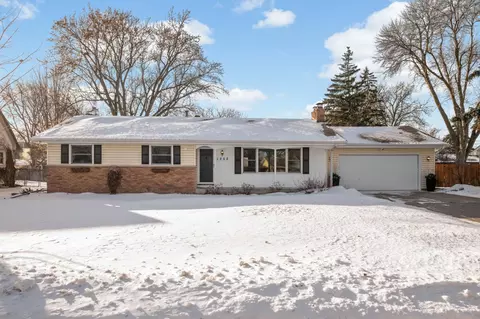 1252 Highview Dr, New Brighton, MN 55112