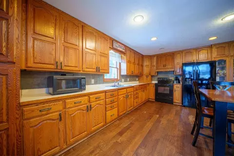 Kitchen - 23250 Northfield Blvd, Hampton, MN 55031 photo 2 of 3