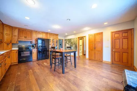 Kitchen - 23250 Northfield Blvd, Hampton, MN 55031 photo 3 of 3