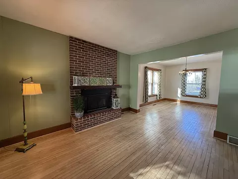 Living - 135 E Snelling Ave, Appleton, MN 56208 photo 10 of 13