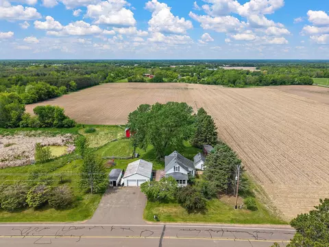37320 Oriole Ave, Lindstrom, MN 55045