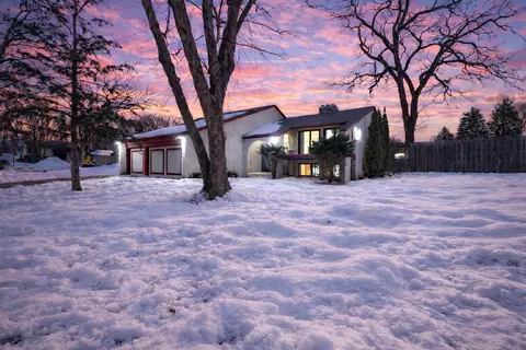 14101 Garden View Ct, Apple Valley, MN 55124