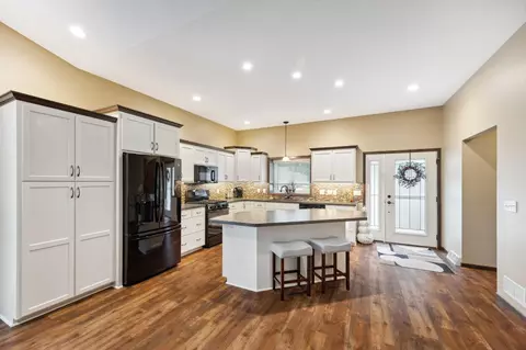 316 Lake Ave N, Silver Lake, MN 55381