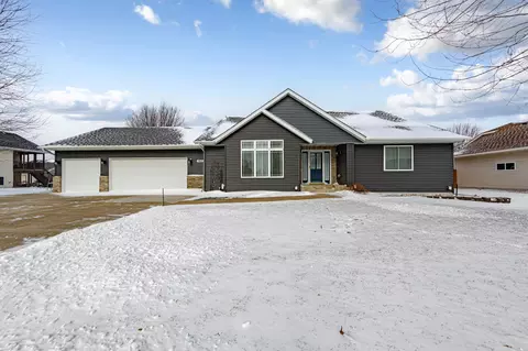 782 Churchill Dr SE, Owatonna, MN 55060