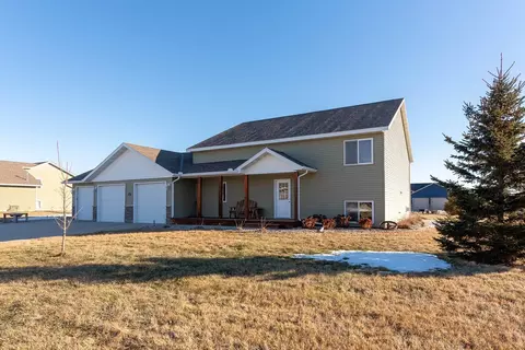 141 Chase Ave, Nicollet, MN 56074