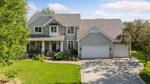 1646 Isabella Pkwy, Chaska, MN 55318