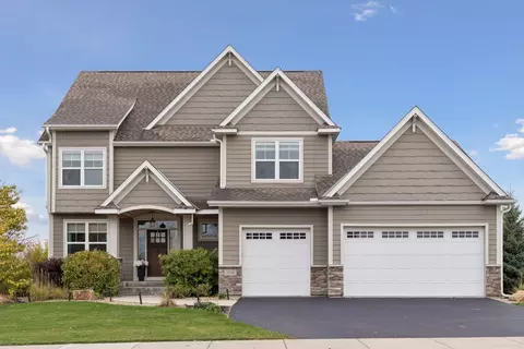 2559 Woods Dr, Victoria, MN 55386