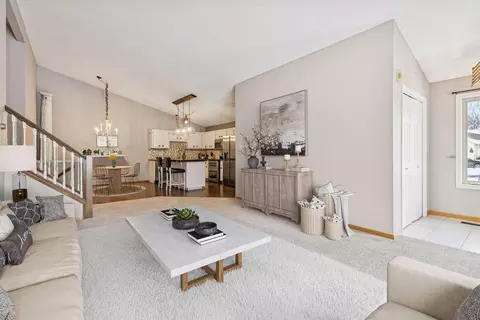 20307 Hunter Ct, Lakeville, MN 55044