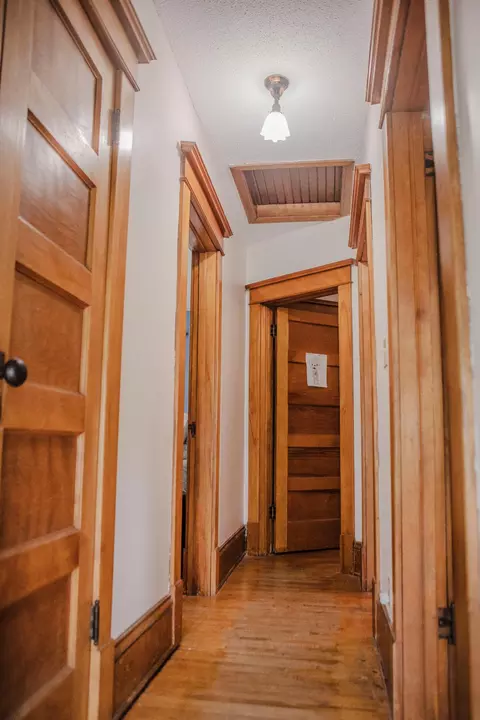 Entry Way - 210 E 6th St, Morris, MN 56267 photo 8 of 9
