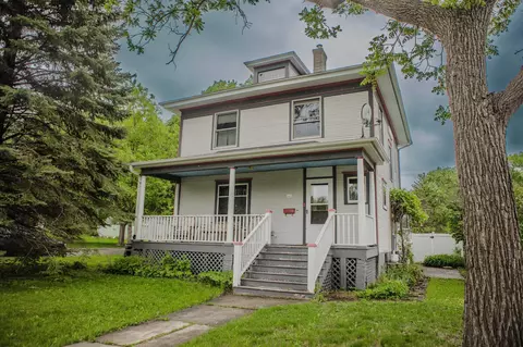210 E 6th St, Morris, MN 56267