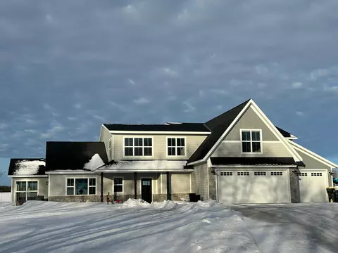 7462 12th St NW, Willmar, MN 56201