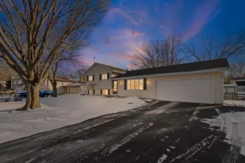 13713 James Ave S, Burnsville, MN 55337