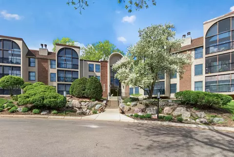 9500 Collegeview Rd #112, Bloomington, MN 55437