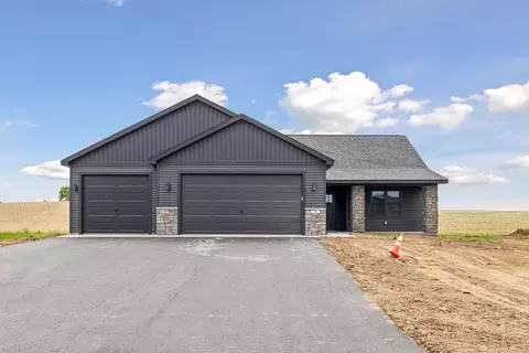 480 Coyote Way, New Richmond, WI 54017