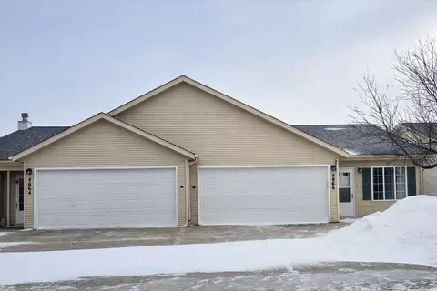 4666 8th Ave S, Fargo, ND 58103