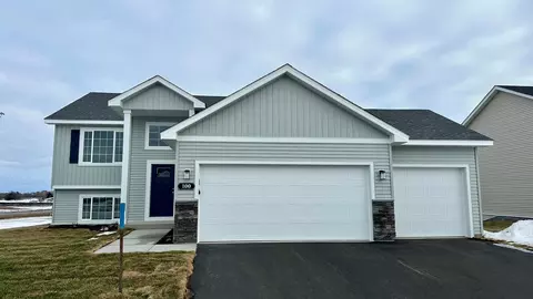 100 Robbie Ln, Howard Lake, MN 55349