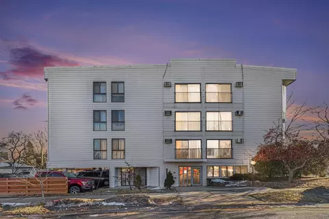 925 30th Ave S #204, Minneapolis, MN 55406