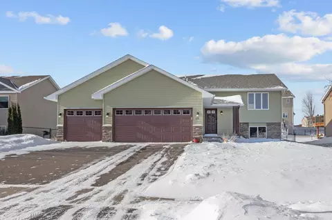 271 Greenway Dr, Delano, MN 55328