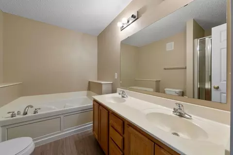 Bath - 3010 Pinehurst Dr, Faribault, MN 55021 photo 2 of 4