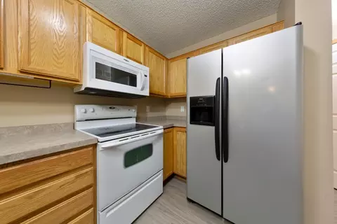 Kitchen - 3010 Pinehurst Dr, Faribault, MN 55021 photo 5 of 5
