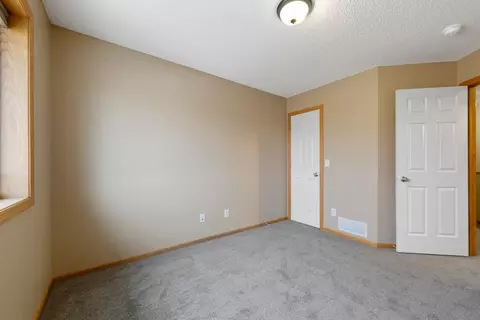 Bedroom - 3010 Pinehurst Dr, Faribault, MN 55021 photo 2 of 7