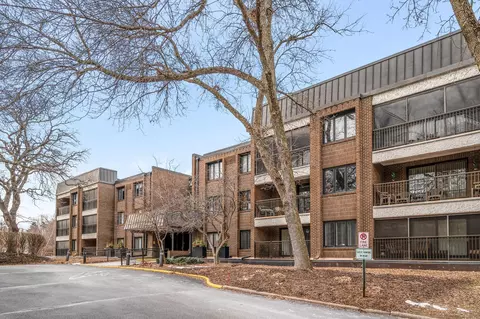 3412 Oak Ridge Rd #309, Hopkins, MN 55305