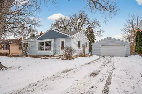 1034 Cobb Rd, Shoreview, MN 55126