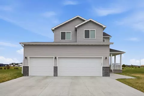 4766 34th St S, Fargo, ND 58104