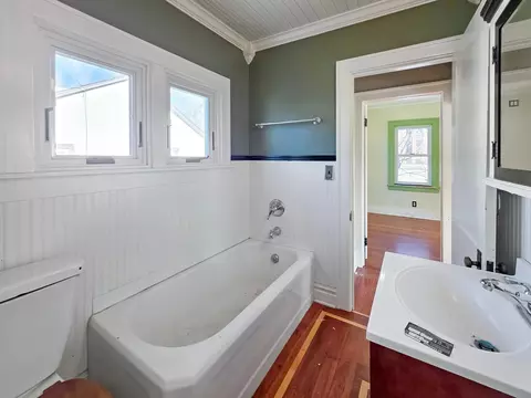 Bath - 727 3rd Ave NE, Brainerd, MN 56401 photo 1 of 1
