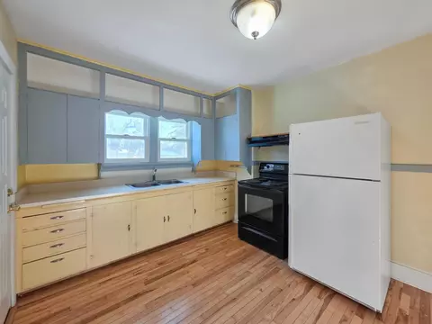 Kitchen - 727 3rd Ave NE, Brainerd, MN 56401 photo 2 of 3
