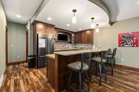 Kitchen - 776 Riverbend Rd, Oxbow, ND 58047 photo 6 of 7