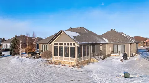 Exterior - 776 Riverbend Rd, Oxbow, ND 58047 photo 6 of 8